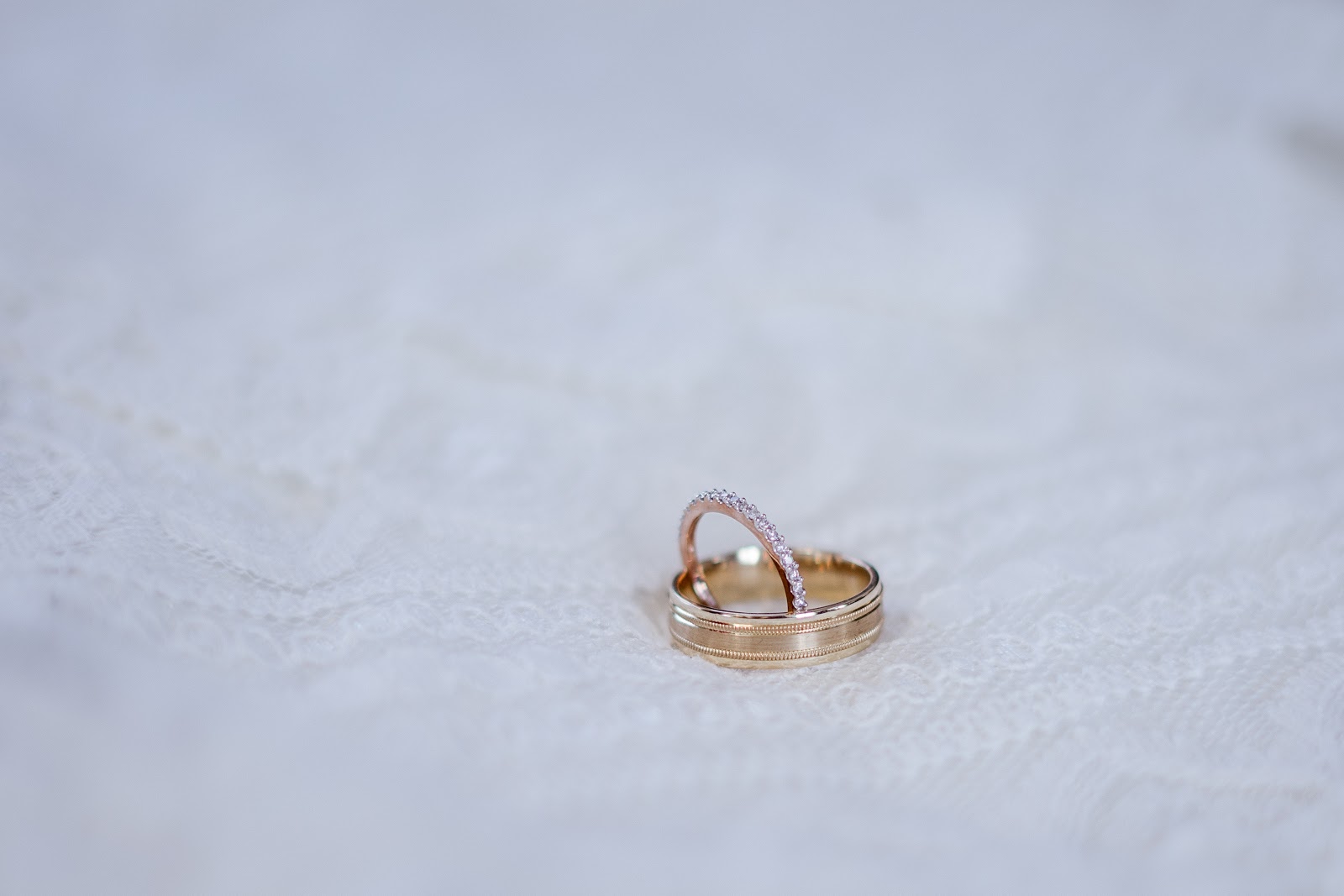 CHARACTERISTICS OF WEDDING BANDS